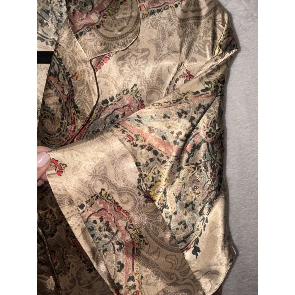 linea donatella pajama Top Small Silk Paisley Gold Print‎
